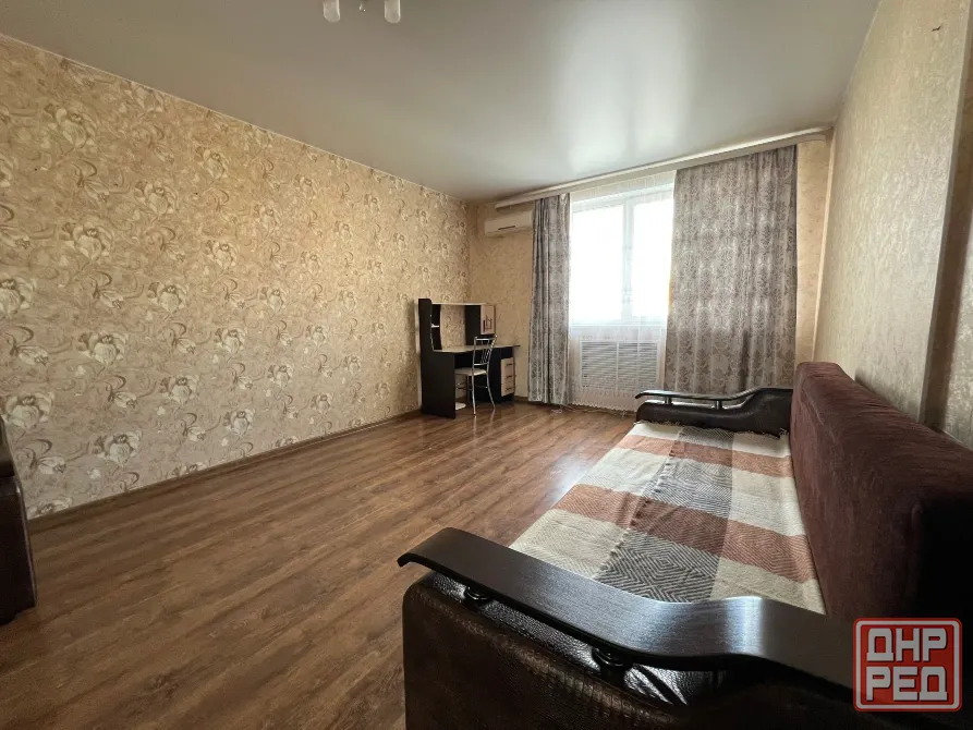 Сдаю 1 комнатную 36м² квартиру в Ленинском районе, улица Луговцова, 3 Донецк - изображение 1
