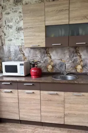 Сдам двухкомнатную квартиру на ул. Сомова, Куйбышевский район, Азотный Донецк