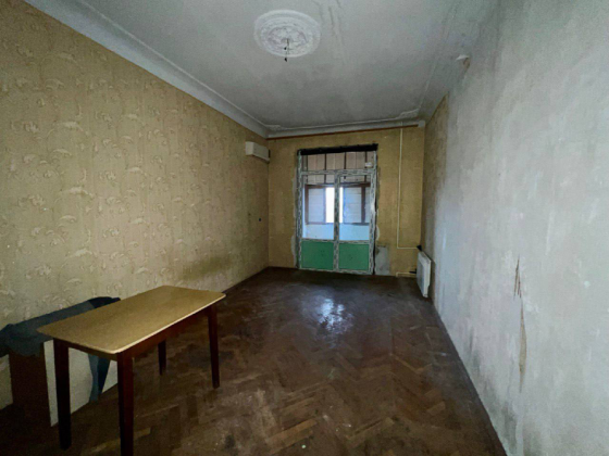 Продажа 2х-комнатной сталинки Мариуполь