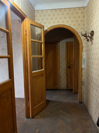 Продажа 2х-комнатной сталинки Мариуполь