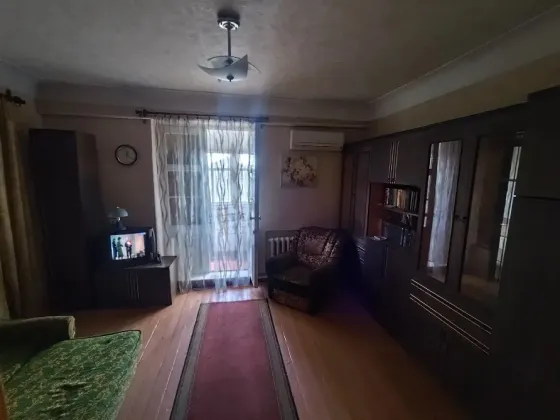 Продается 3-ком квартира г. Торез, пр-т Гагарина (р-н ост. Клубная) Торез