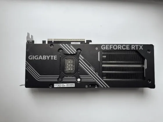 Gigabyte RTX 5070 12Gb windforce OC SFF Донецк