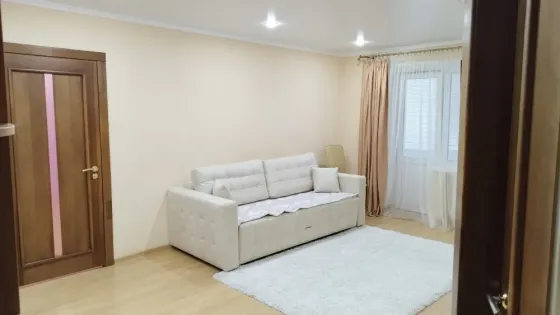 сдам 2х ком. квартиру в центре Мариуполь