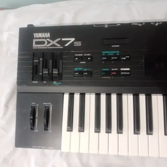 Yamaha DX7s Донецк