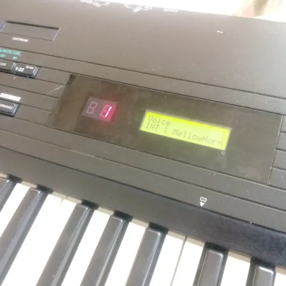 Yamaha DX7s Донецк