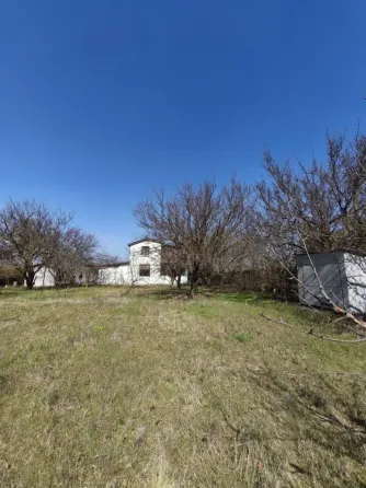 Продается 2-этажный загородний дом возле моря, в селе Бабах Тарама 5 минут от Урзуфа. Мариуполь
