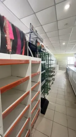 Сдается просторная торговая площадь в Ильичевском районе с готовым оснащением Мариуполь