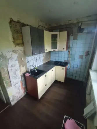 Продается 2-комн. квартира г. Торез, м-н 30 лет Победы, д. 41 Торез