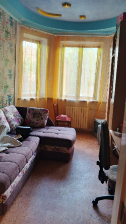 Продажа 2 к. квартиры 2/2(сталинка) г. Харцызск(центр) ул. Лазо, с хорошим ремонтом,мебелью Харцызск