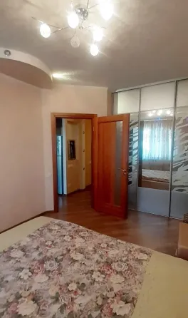 Продам 1 ком крупногабаритную кв-ру 46 м кв. в центре Донецк