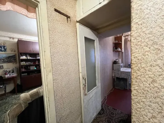 Срочно продам 2кв. Калининский рынок Донецк
