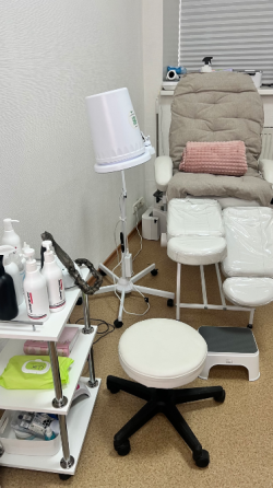Продается готовый бизнес ,кабинет маникюра и педикюра с низкой арендой Донецк