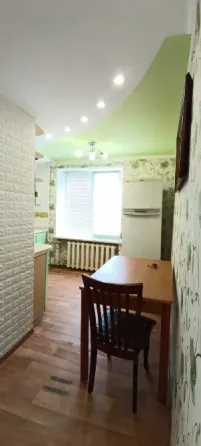 Продам 2-х комн 2/9! в Куйбышевском р-не на Топазе, кирпичный дом! Ремонт. Балкон и лоджия. Мебель! Донецк