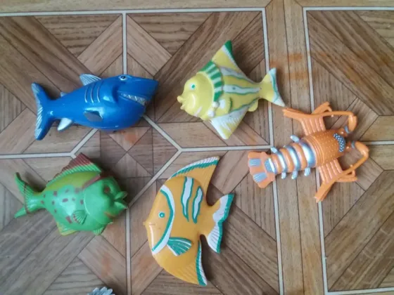 Продам игрушки рыбки цена за все Донецк