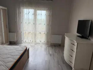 Левый тарутынские дома 100 кв, первое заселение 3 комнаты, два санузла, две лоджии Мариуполь