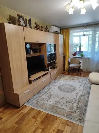 Сдам 3 комнатную квартиру на длительный срок Мариуполь