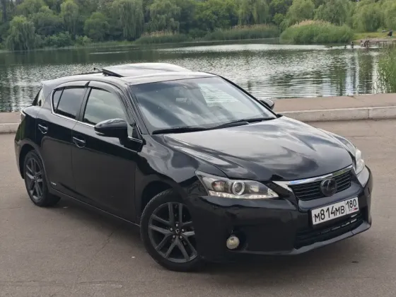Продам Lexus hybrid 2015 года выпуска в хорошем состоянии по самому низу рынка Енакиево