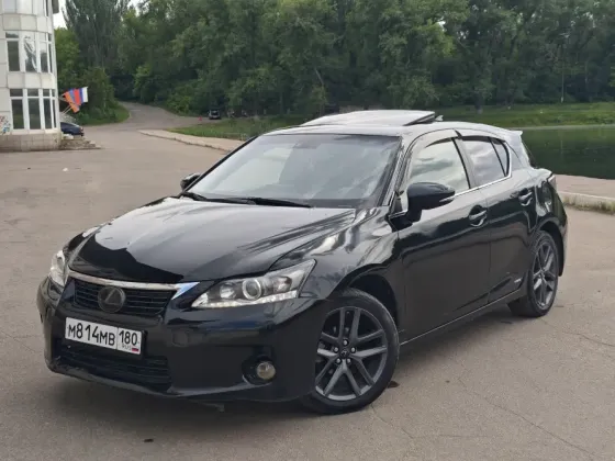Продам Lexus hybrid 2015 года выпуска в хорошем состоянии по самому низу рынка Енакиево