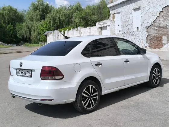 Продам Volkswagen Polo 2019 года выпуска 1.6 бензин на автомате по самому низу рынка!!! Енакиево
