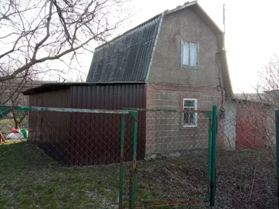 Продается 2 х эт. дача с пасекой, 12 соток земли Донецк