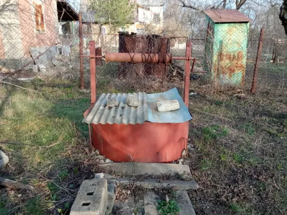 Продается 2 х эт. дача с пасекой, 12 соток земли Донецк