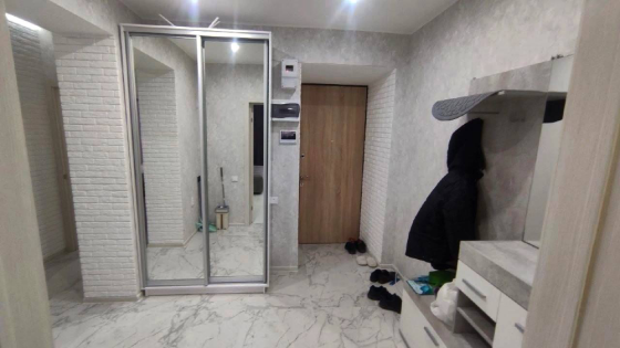 2-х комнатная квартиру луганск, центр, улица советская возле панорамы Луганск