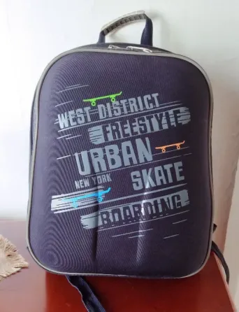Рюкзак школьный отдам бесплатно Макеевка