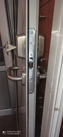 Продам дверь Алюминиевый профиль + замок фирмы ABLOY Донецк