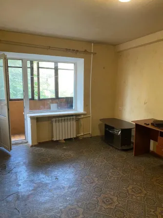 Продам 2х комн., 5/9, требует ремонта, магазин Грузия Донецк