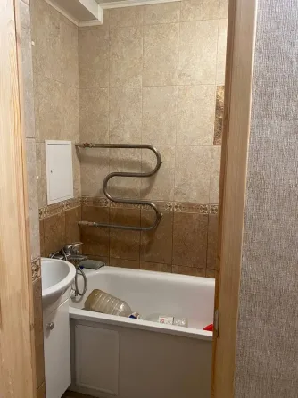 Продам 2х комн., 5/9, требует ремонта, магазин Грузия Донецк