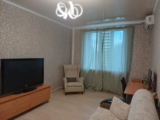 Продам 3-х комн. квартиру, бульвар 8 сентября Макеевка
