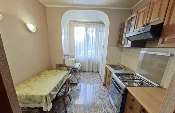Сдам 2 ком в самом центре,пл.Ленина Донецк
