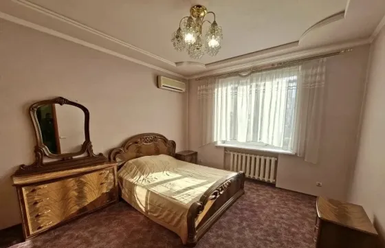 Сдам 2 ком в самом центре,пл.Ленина Донецк
