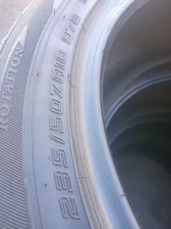 Продаю комплект летней резины 235 50 18 Донецк