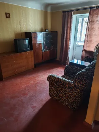 продам 2 к.кв. ленинский р. кирова стоматол. 2900 мил р. кирпич торг.. Донецк