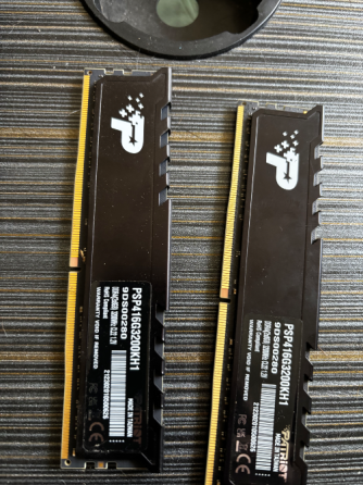 DDR 4 2 плашки по 8 гб Макеевка