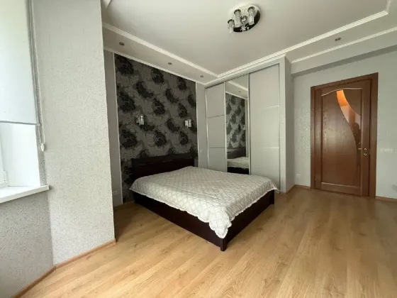 Продам 3-комнатную квартиру с ремонтом на Артема, Донецк Донецк