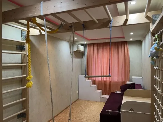 сдам 3 к.кв. пролетарский р. литке 45000 р. все новое накопитель колонка. Донецк