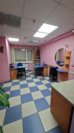 Продам салон с оборудованием ул. Артема Т_Ц "Маяк" Донецк