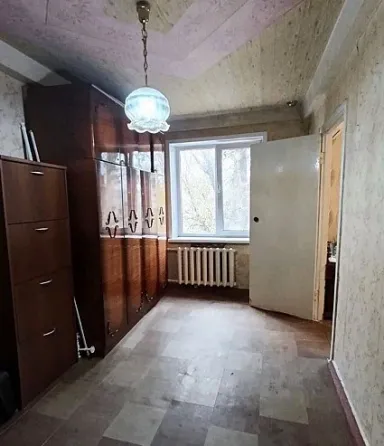 Продам 3к.кв. Брежневка. Петровский р-н. мкр.Тихий. Ориентир школа 114. ул.Стаханова. Донецк