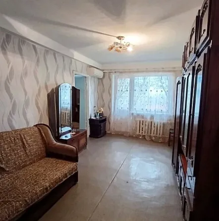 Продам 3к.кв. Брежневка. Петровский р-н. мкр.Тихий. Ориентир школа 114. ул.Стаханова. Донецк