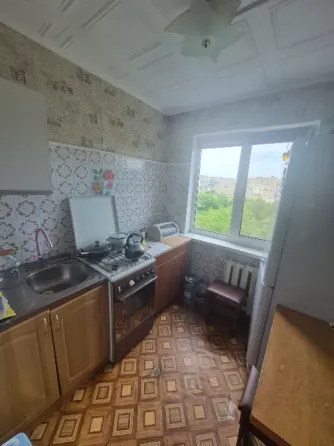 Продам квартиру 2 комнатная кв-л Железнодорожный Макеевка