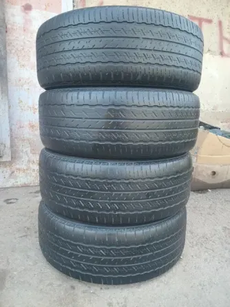 Продаю комплект летней резины 215 55 17 Донецк