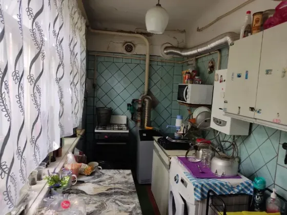 Продам дом на 5 участке, кирпичный, все удобства, жилое состояние, гараж Донецк