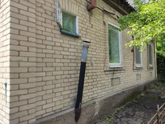 Продам дом на 5 участке, кирпичный, все удобства, жилое состояние, гараж Донецк