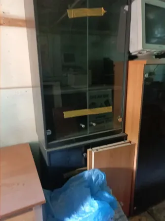 шкаф офисный, уголок к столу,столы офисные с тумбой б/у Донецк