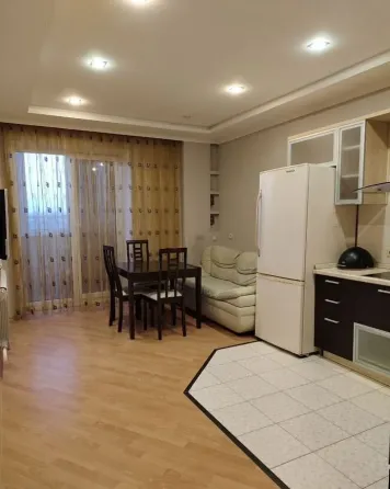 Сдаю двухкомнатную квартиру 78.0 м² этаж 7, калининский район, проспект дзержинского Донецк