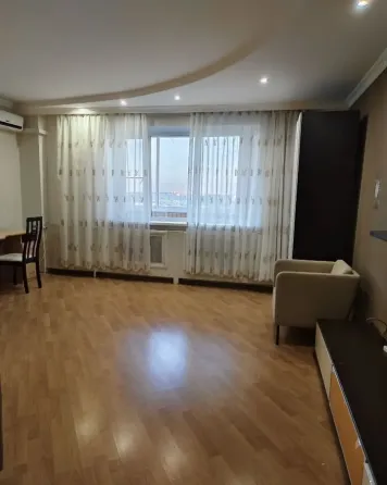 Сдаю двухкомнатную квартиру 78.0 м² этаж 7, калининский район, проспект дзержинского Донецк