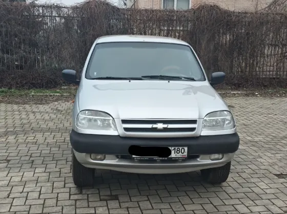 Chevrolet Niva с новым двигателем и полностью обслужена. Обмен, торг у капота Донецк