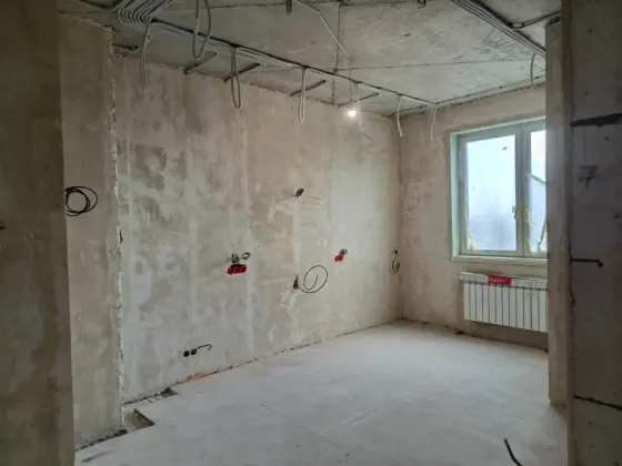Продам 2х ком кв-ру 85 м кв. в новострое под ремонт Донецк